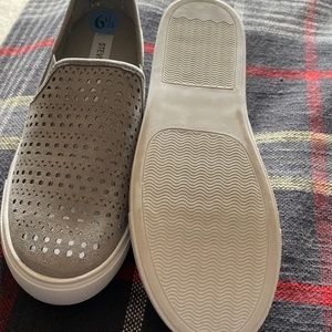 Steve Madden slip on shoe
